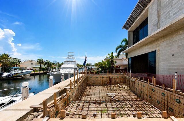 2377 SE 15th St, Pompano Beach, FL 33062