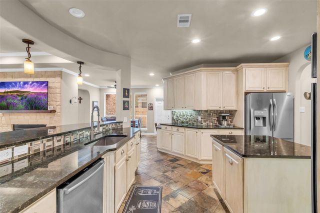 1622 Beau Rivage, Conroe, TX 77304