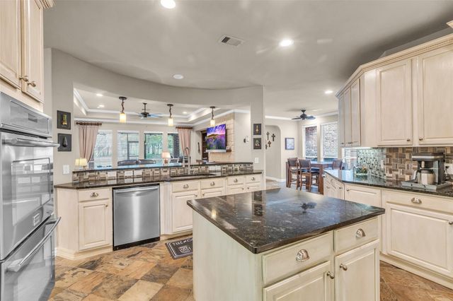 1622 Beau Rivage, Conroe, TX 77304