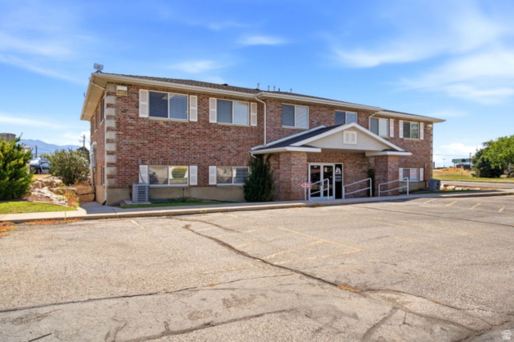 5145 S AIRPORT RD, Roy, UT 84067 — photo 2