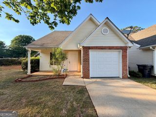 15 Lakeside Circle, Covington, GA 30016