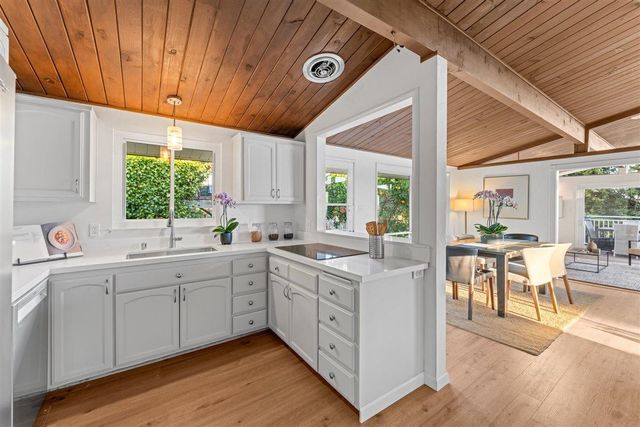 3266 Knowland Ave, Oakland, CA 94619