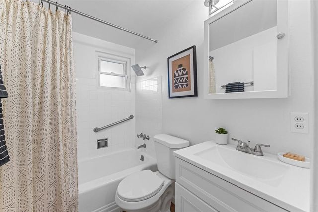 3266 Knowland Ave, Oakland, CA 94619