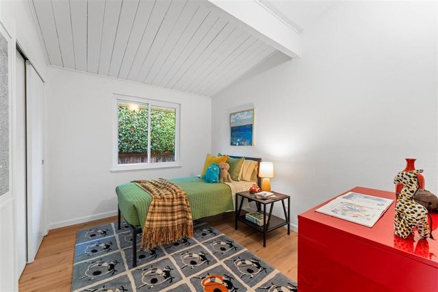 3266 Knowland Ave, Oakland, CA 94619