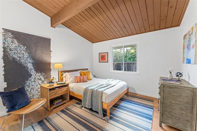 3266 Knowland Ave, Oakland, CA 94619