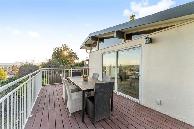 3266 Knowland Ave, Oakland, CA 94619