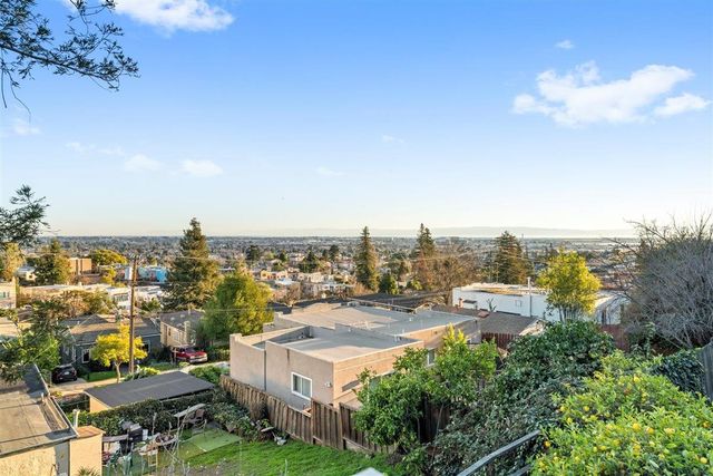 3266 Knowland Ave, Oakland, CA 94619