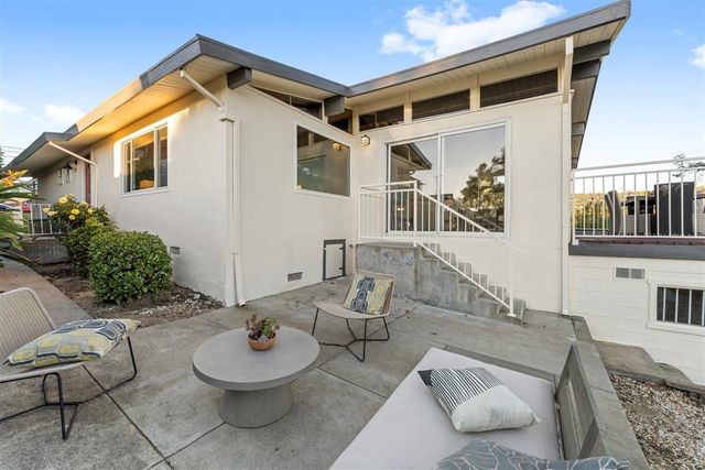 3266 Knowland Ave, Oakland, CA 94619