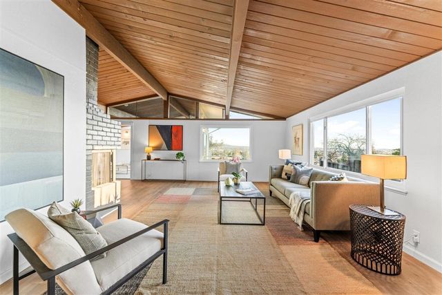 3266 Knowland Ave, Oakland, CA 94619