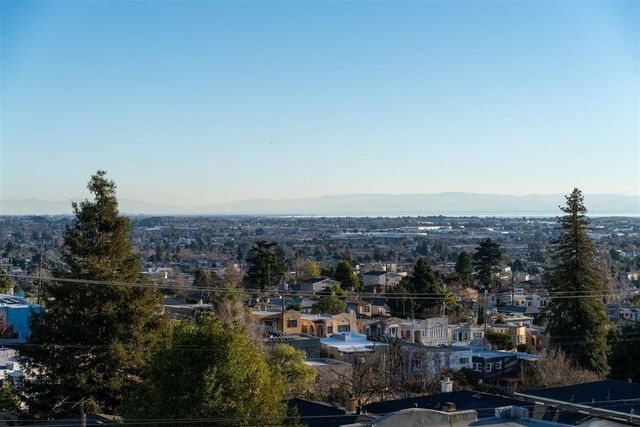 3266 Knowland Ave, Oakland, CA 94619