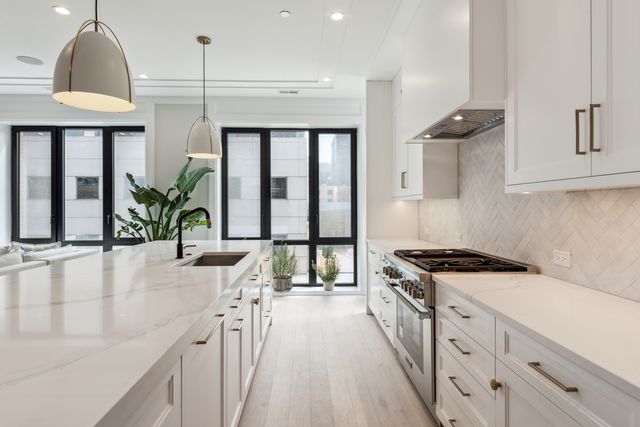 116 N Willard Court 301, Chicago, IL 60607