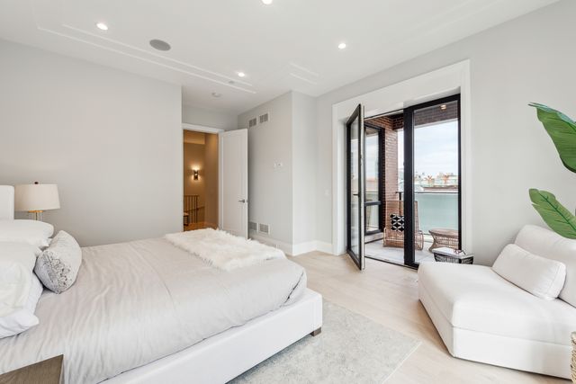 116 N Willard Court 301, Chicago, IL 60607