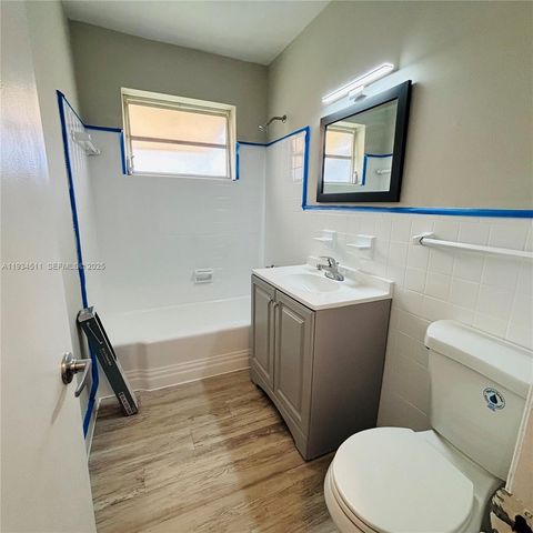 301 SW 10th Ter 1, Hallandale Beach, FL 33009