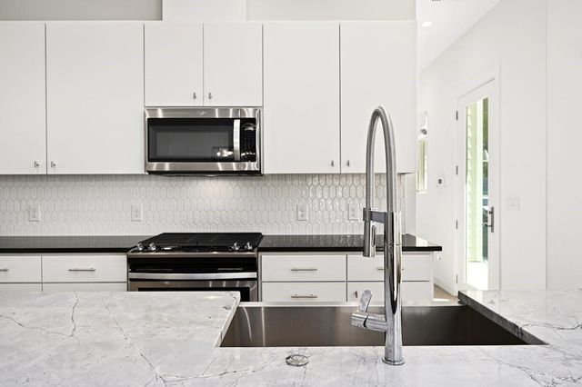 5212 Huisache ST 2, Austin, TX 78751