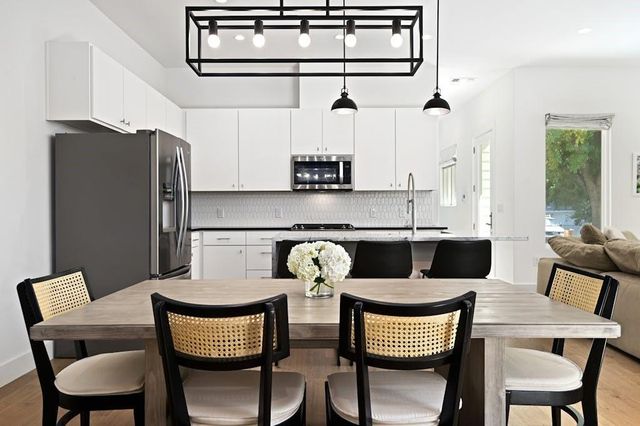 5212 Huisache ST 2, Austin, TX 78751