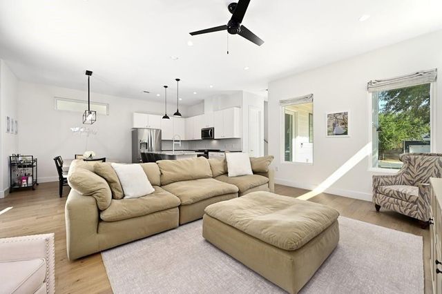 5212 Huisache ST 2, Austin, TX 78751