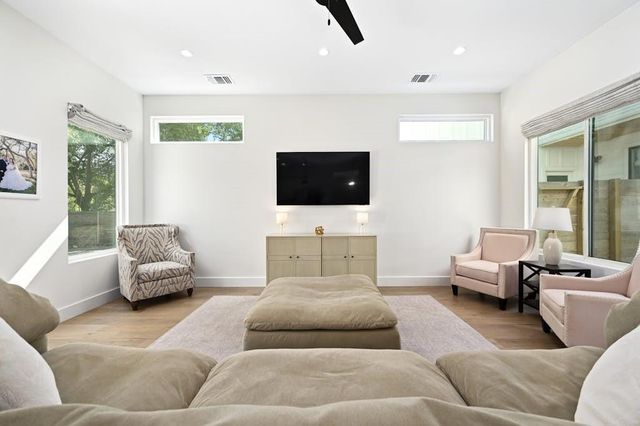 5212 Huisache ST 2, Austin, TX 78751