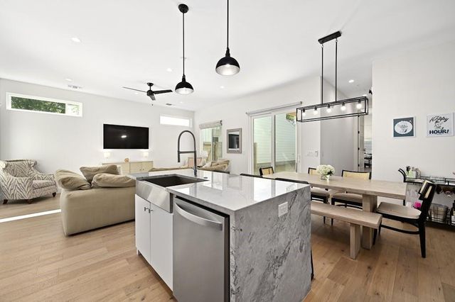 5212 Huisache ST 2, Austin, TX 78751