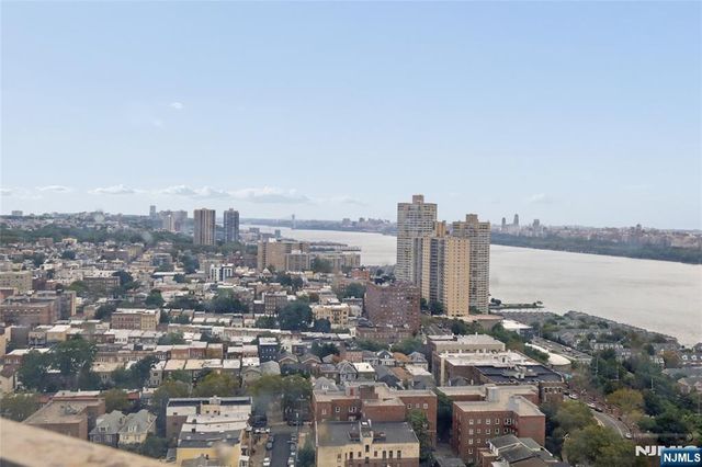 6040 Boulevard East 30N, West New York, NJ 07093