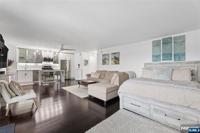 6040 Boulevard East 30N, West New York, NJ 07093