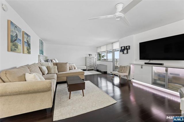 6040 Boulevard East 30N, West New York, NJ 07093