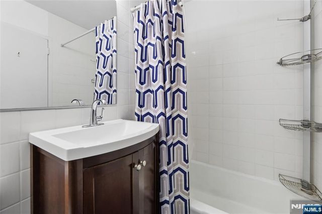 6040 Boulevard East 30N, West New York, NJ 07093