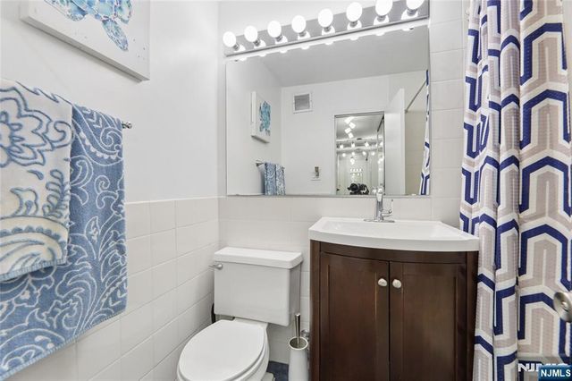 6040 Boulevard East 30N, West New York, NJ 07093