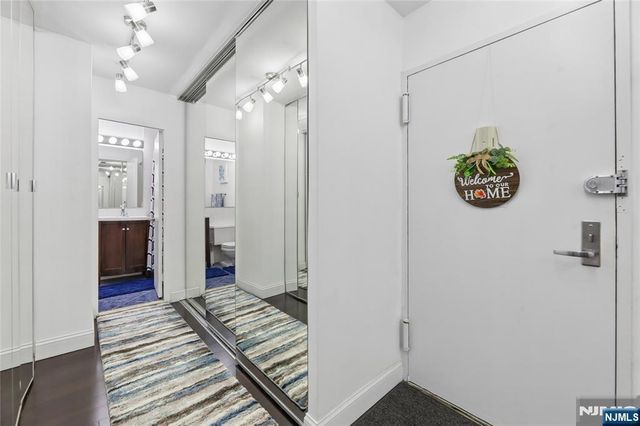 6040 Boulevard East 30N, West New York, NJ 07093