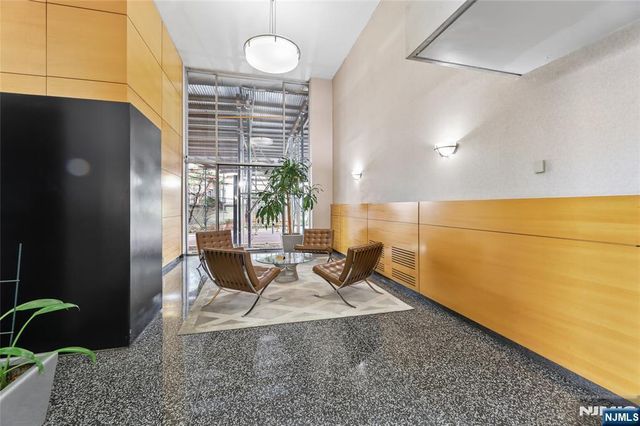 6040 Boulevard East 30N, West New York, NJ 07093