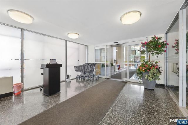 6040 Boulevard East 30N, West New York, NJ 07093