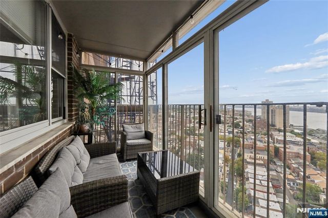 6040 Boulevard East 30N, West New York, NJ 07093