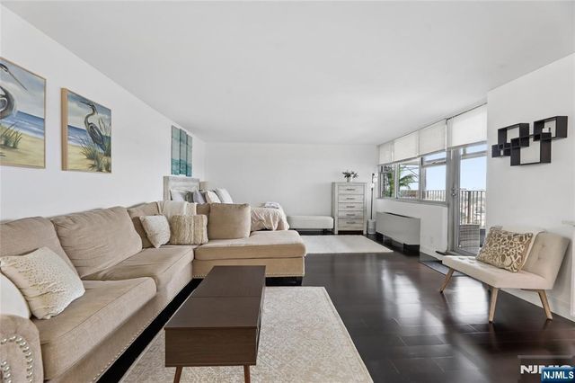 6040 Boulevard East 30N, West New York, NJ 07093