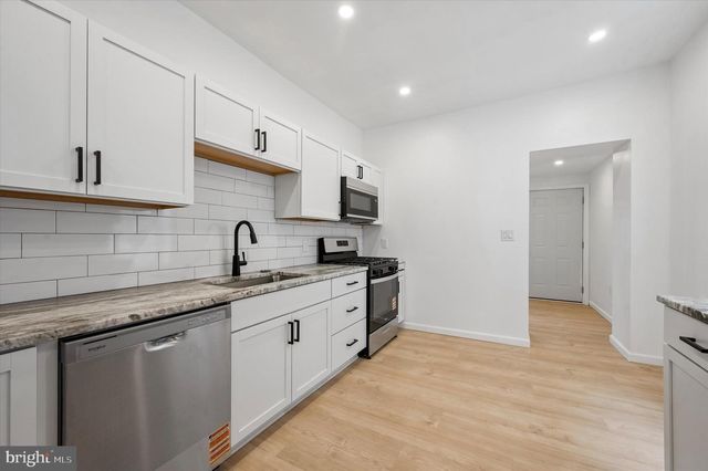 12 GREENWAY AVE, Darby, PA 19023