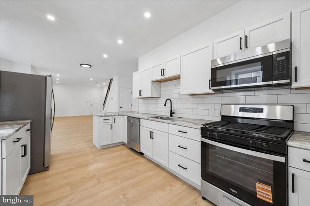 12 GREENWAY AVE, Darby, PA 19023