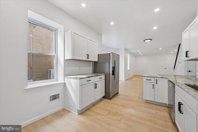 12 GREENWAY AVE, Darby, PA 19023