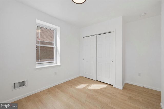 12 GREENWAY AVE, Darby, PA 19023