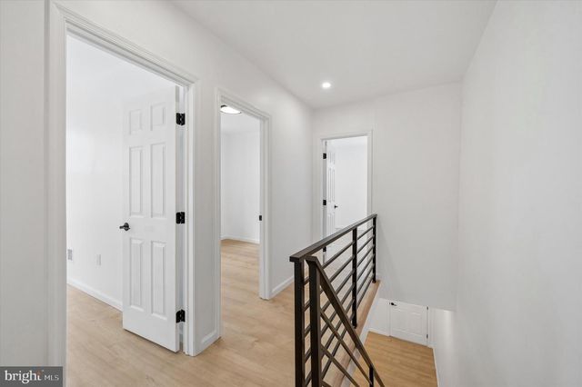 12 GREENWAY AVE, Darby, PA 19023