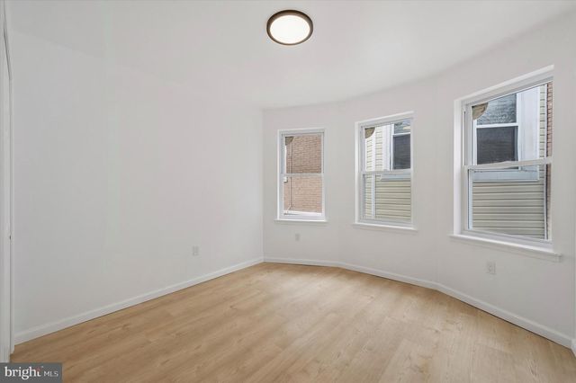 12 GREENWAY AVE, Darby, PA 19023