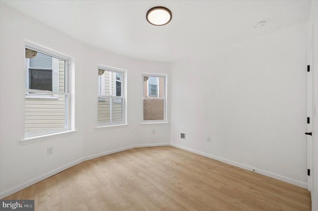 12 GREENWAY AVE, Darby, PA 19023