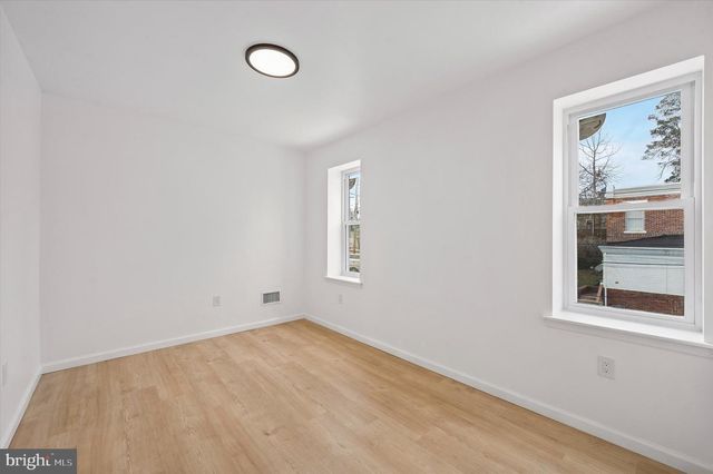 12 GREENWAY AVE, Darby, PA 19023