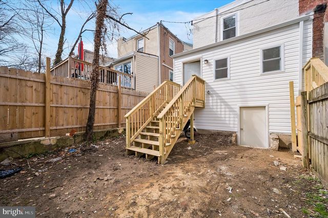 12 GREENWAY AVE, Darby, PA 19023