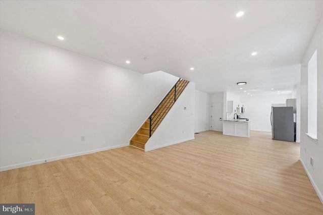 12 GREENWAY AVE, Darby, PA 19023