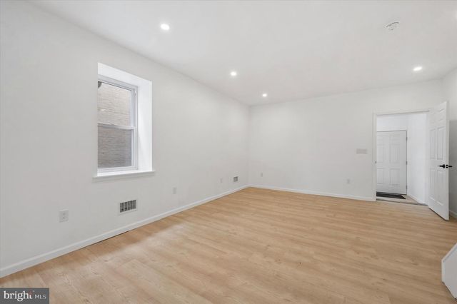 12 GREENWAY AVE, Darby, PA 19023