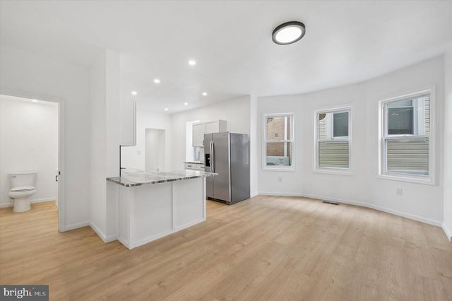 12 GREENWAY AVE, Darby, PA 19023