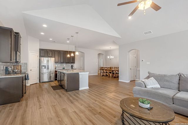 2982 Daisy Meadow, New Braunfels, TX 78130