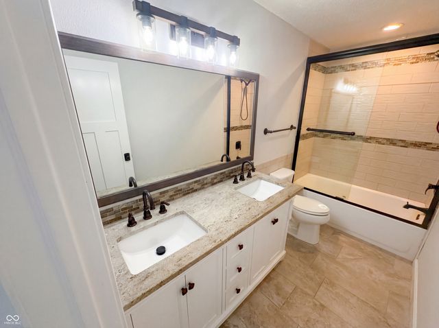 8251 S Evening Drive, Pendleton, IN 46064