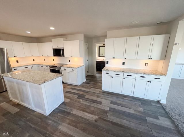 8251 S Evening Drive, Pendleton, IN 46064