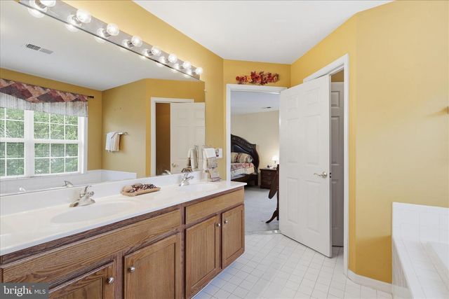 1805 EFTY CT, Woodbridge, VA 22191