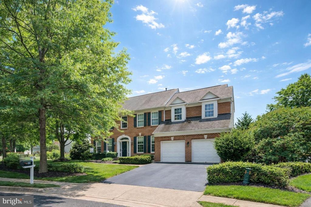 1805 EFTY CT, Woodbridge, VA 22191