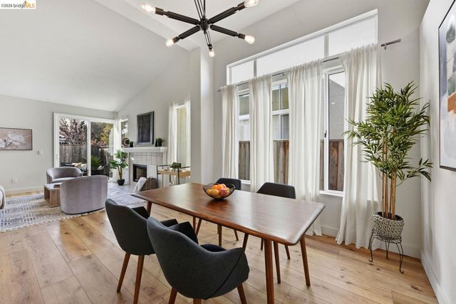 15 Lavagetto CT, Alameda, CA 94502